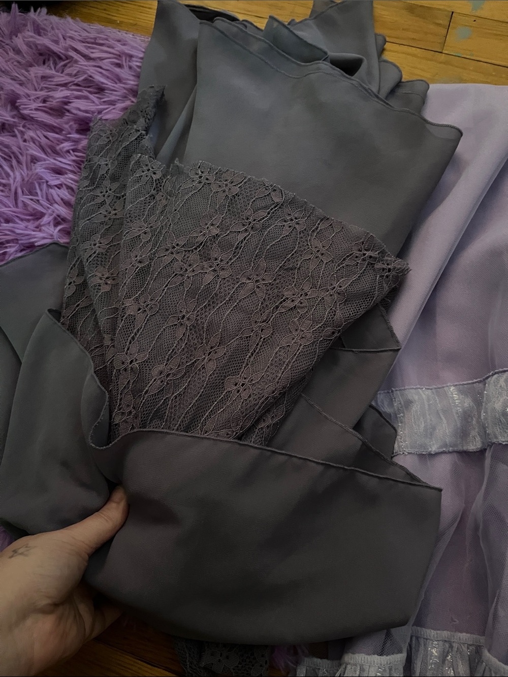 ROMWE Asymmetrical Layered Lace-Trim Skirt in Gray - Picture 6 of 6